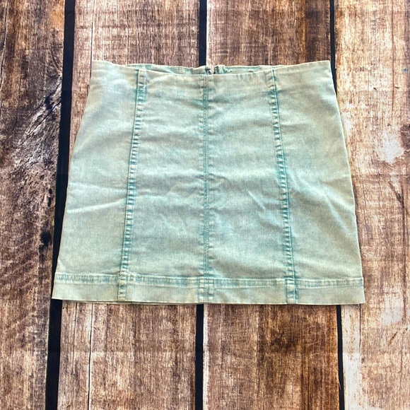 Jolt- Green acid washed size 13/31W skirt with stretch. - Picture 1 of 6